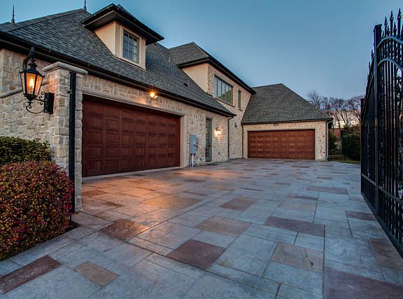 2nd image of 2826 Belclaire Dr