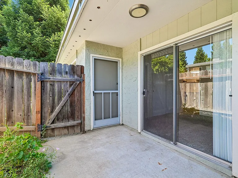 Northridge Terrace Apartments at 4900-4948 Stamas Lane, Fair Oaks California — Photo 34