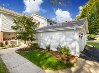 4S768 Innisbrook Dr, Naperville, IL 60563