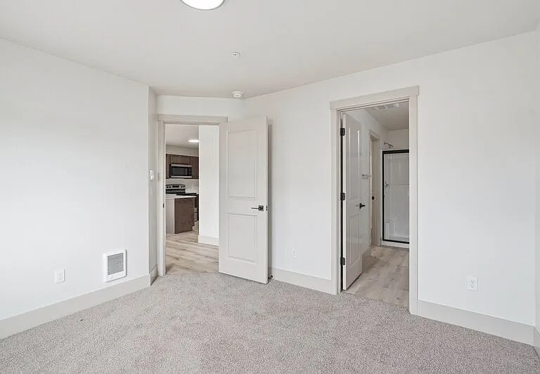 1816 N 15th St #201 — Photo 14
