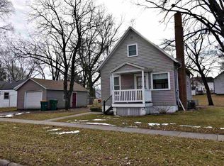 309 8th St NE, Independence, IA 50644