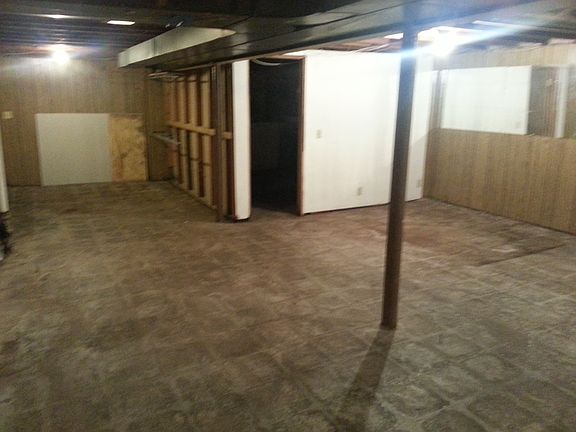 Unfinished Basement/Laundry
