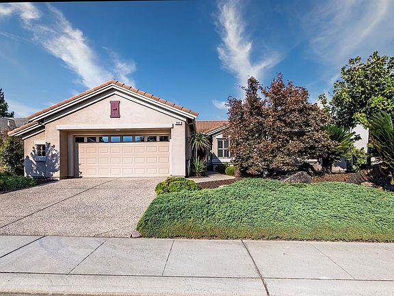 2nd image of 884 Wildomar Ln