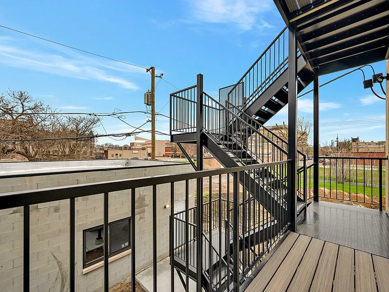 3920 S Calumet Ave #2 — Photo 17