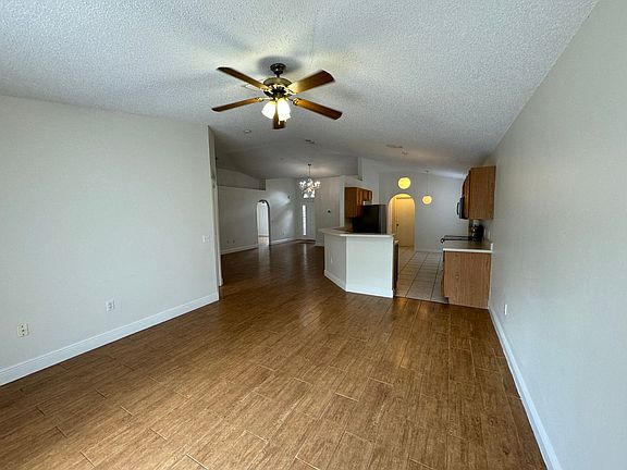 4th image of 14018 Econ Woods Ln