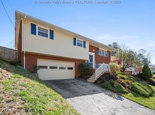 2002 Parkwood Rd, Charleston, WV 25314