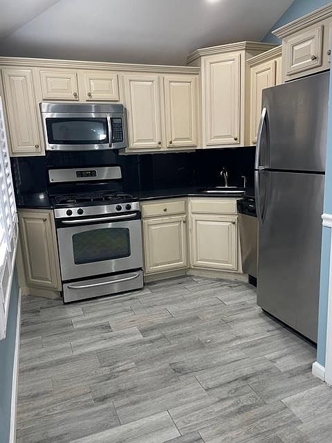 1st image of 45 Lynbrook Ave #2