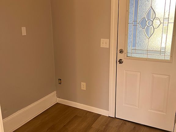 3rd image of 292 Old Simmonsville Rd #2