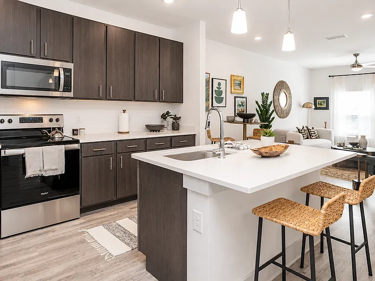 Azalea Bay Apartments — Photo 31