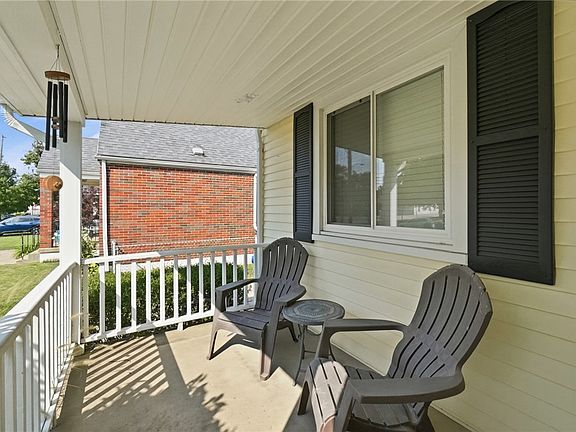 5th image of 908 Shroyer Rd