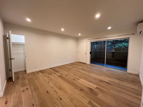 3rd image of 517 Pier Ave APT 1