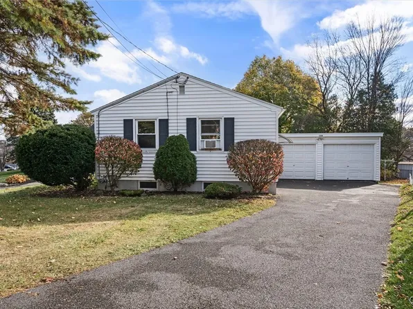 200 Champlin Dr, Syracuse, NY 13206
