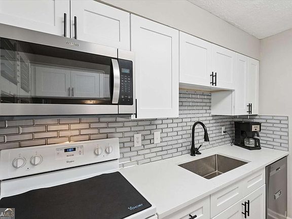 4th image of 6700 Roswell Rd Unit 31B