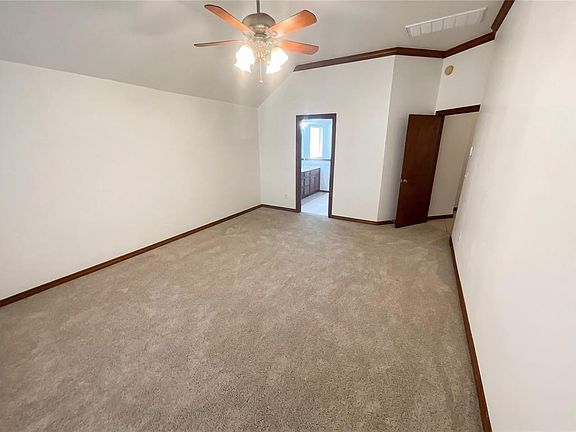 4th image of 13808 S Robinson Ave