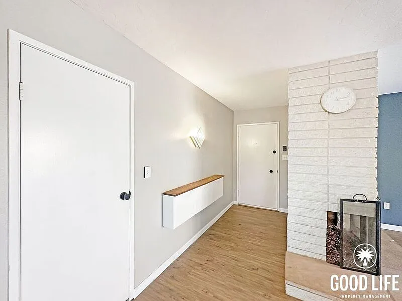 3 bed, 2.0 bath, 1334 sqft, $4,500 — Photo 3