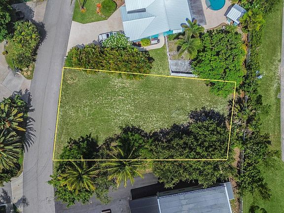 2nd image of 3442 Harbor Road S