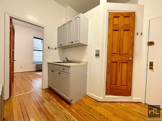 Rented by Highline Residential | media 17