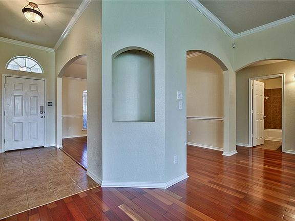 3rd image of 1012 Fox Willow Ct
