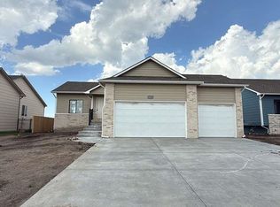 1540 E Midway Ct, Valley Center, KS 67147