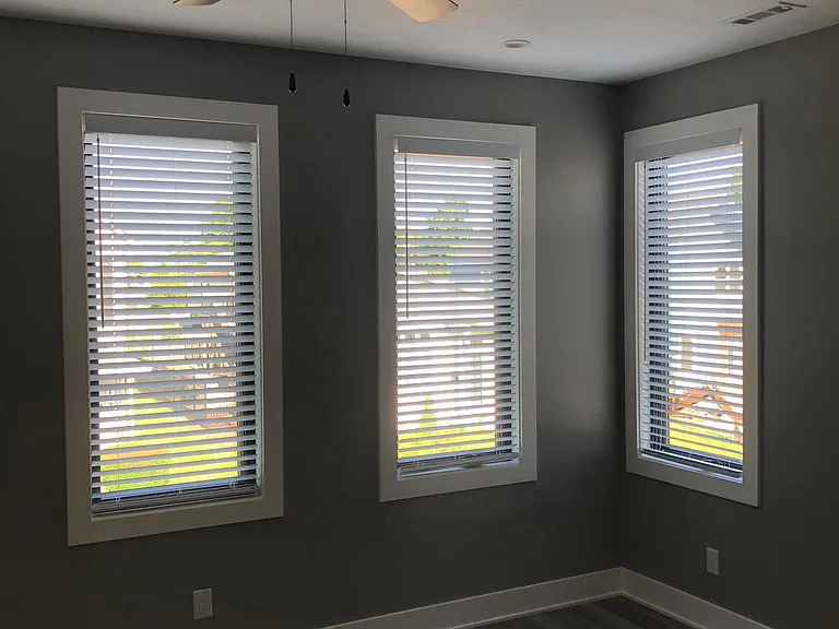 2058 N Park Ave — Photo 20