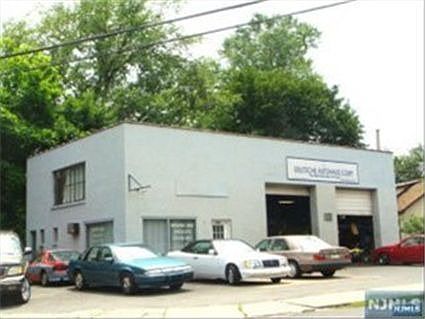 2nd image of 209 Mountainview Blvd