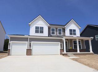 27117 Silo Dr, Saline, MI 48176