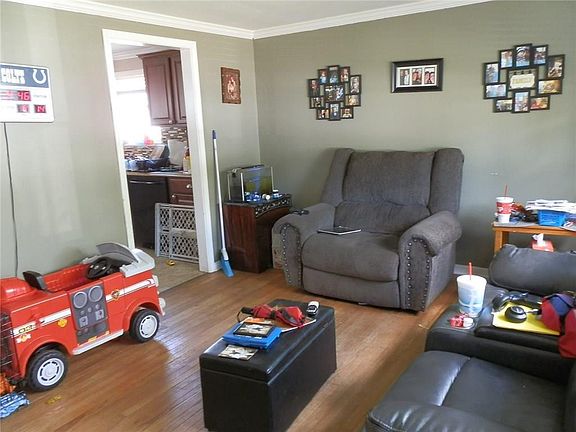 3rd image of 313 Louise Ave