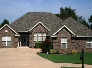 4806 W Mayflower Ct, Fayetteville, AR 72704