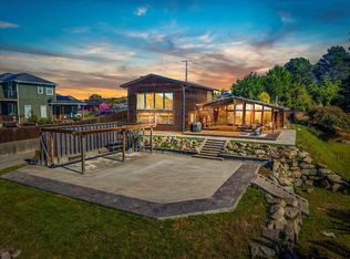 166 Hay Rake Ln, Loleta, CA 95551