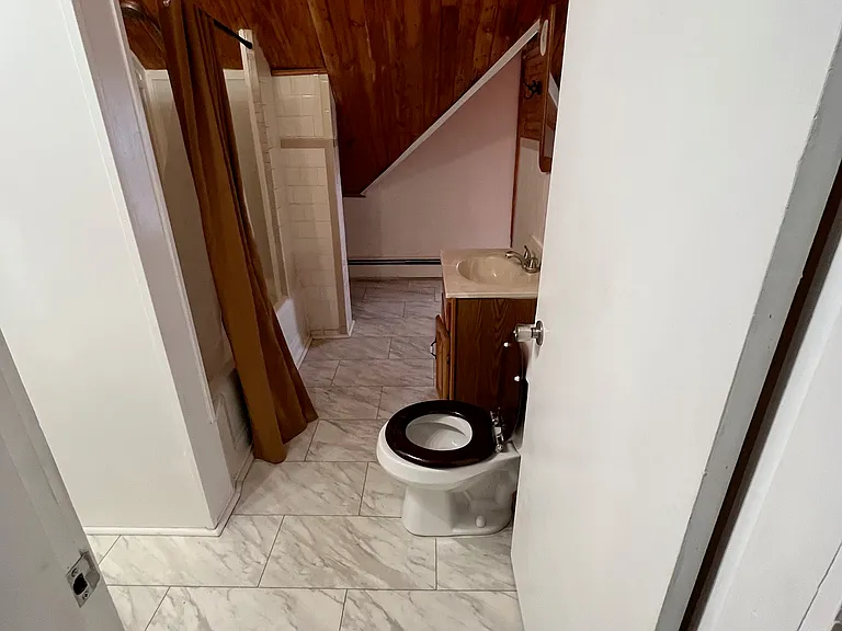 42 Casino Ave — Photo 8