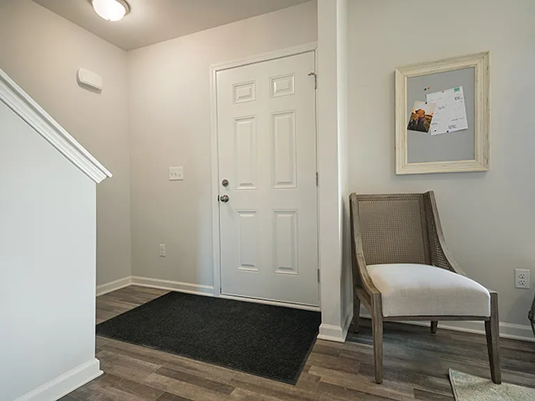 1223 Fieldstone Dr — Photo 4