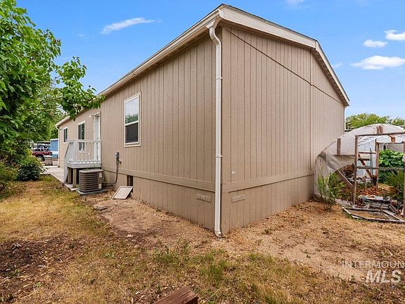 4th image of 517 N Meadowland Dr