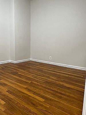 4th image of 25-90 36th St Floor 2