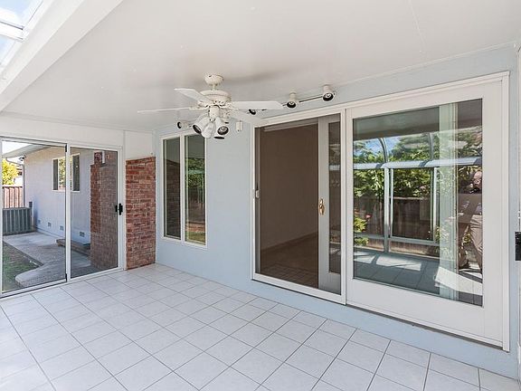 4th image of 937 Exmoor Way