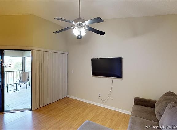 2nd image of 1051 Jefferson Dr APT L