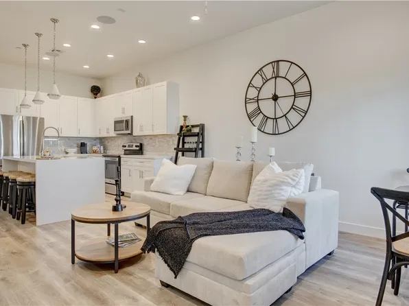 1163 Blossom Point St, Las Vegas, NV 89135