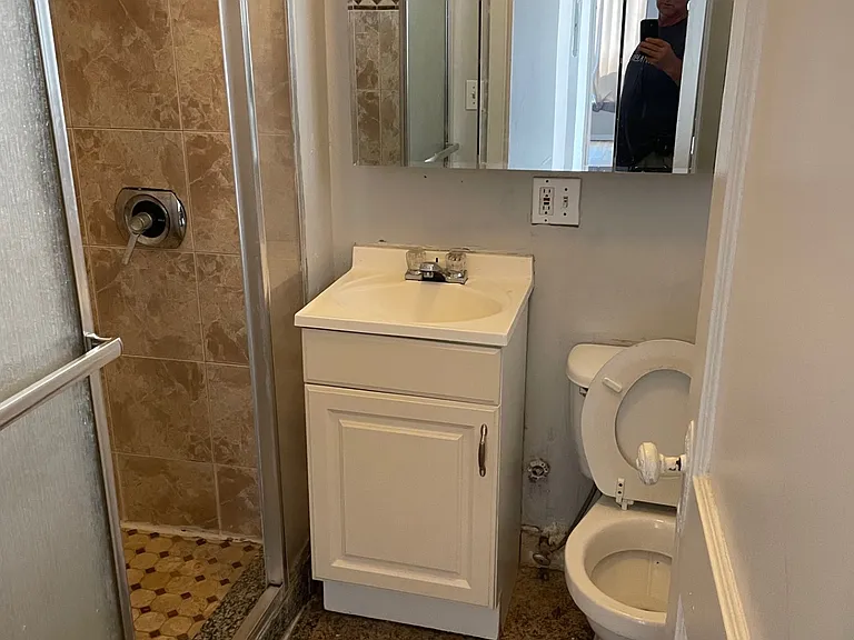 2566 N Lincoln Ave #204 — Photo 8