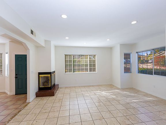 3rd image of 4521 Hollister Ave