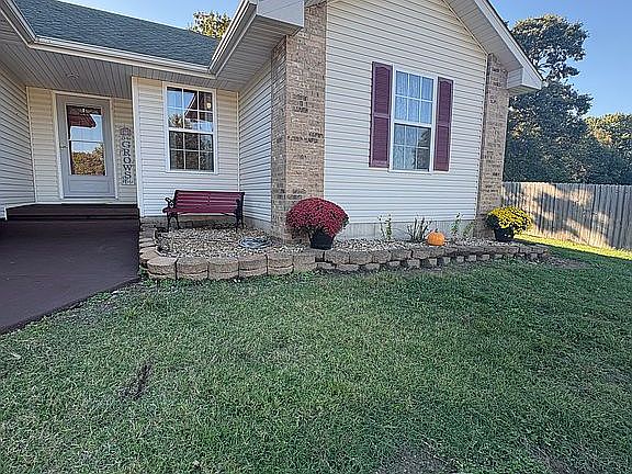2nd image of 125 N Carter Ct