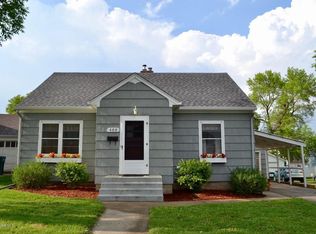 488 W 5th St, Zumbrota, MN 55992