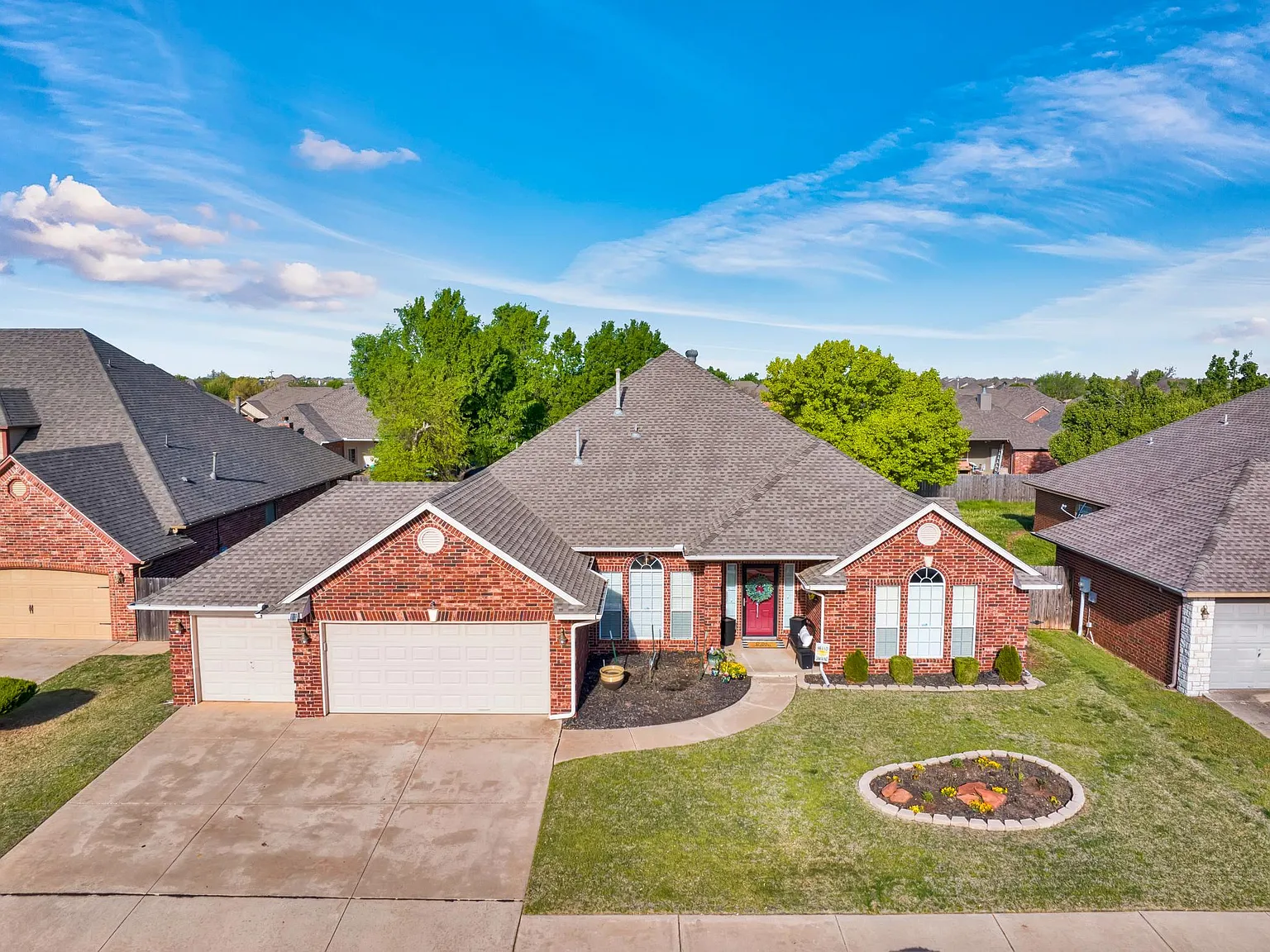 5 bed, 3005 sqft, $3,250 — Photo 3
