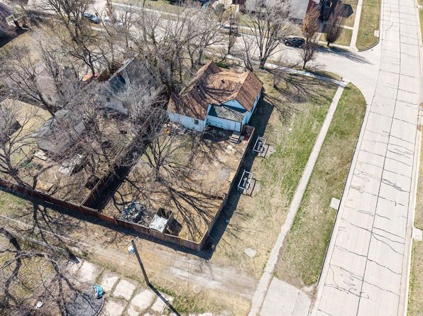 wichita-kansas-77355597 picture