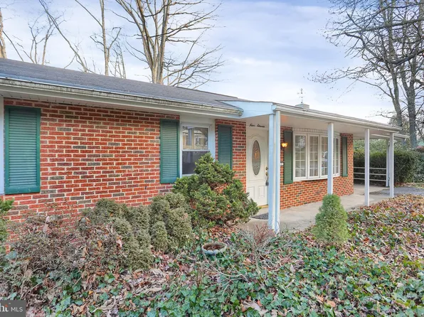 911 Main St, Lykens, PA 17048