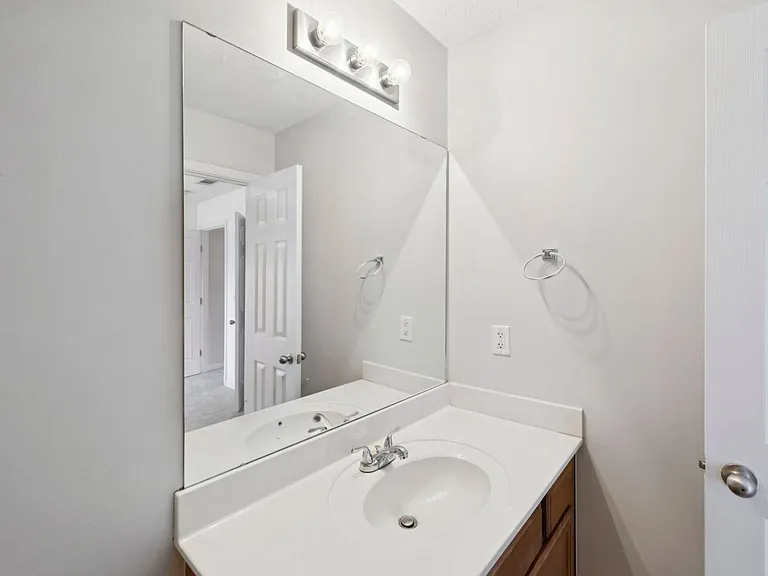 340 Stewarts Landing Cir — Photo 17