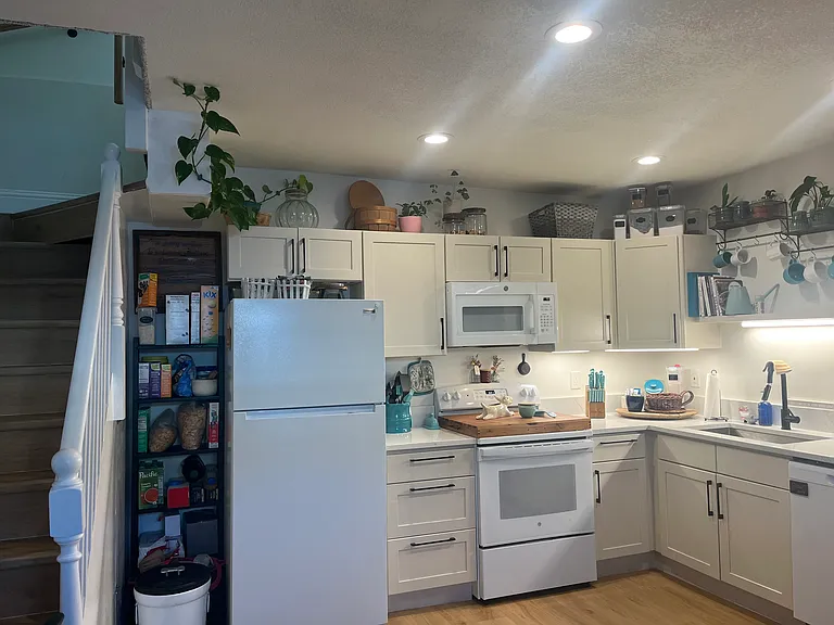 721 W 3rd Ave — Photo 7