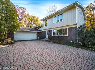 37 Half Day Rd, Lincolnshire, IL 60069