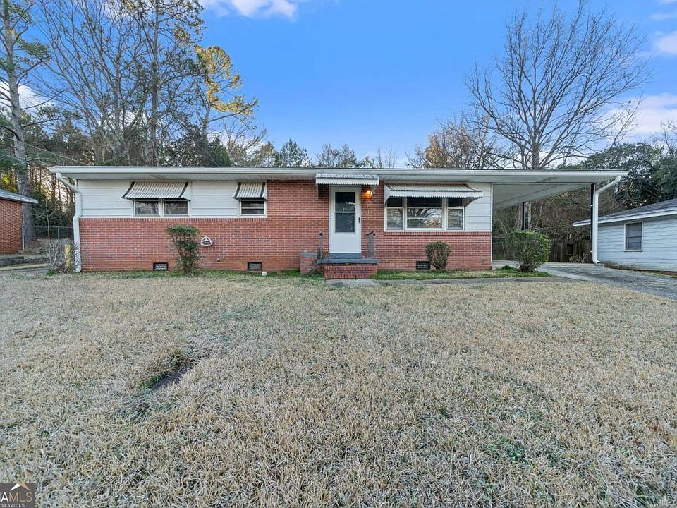 1st image of 61 Oak Ave