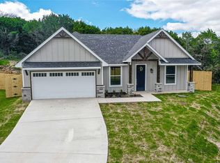 2704 Lakeridge Ct, Granbury, TX 76048