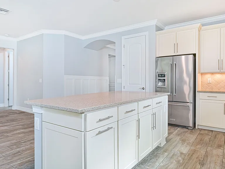 14589 Laguna Dr — Photo 12