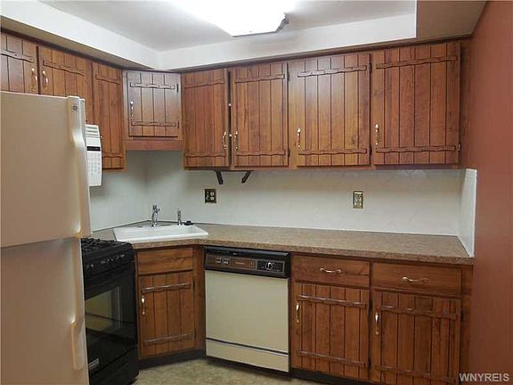 5th image of 75 Henel Ave APT 3